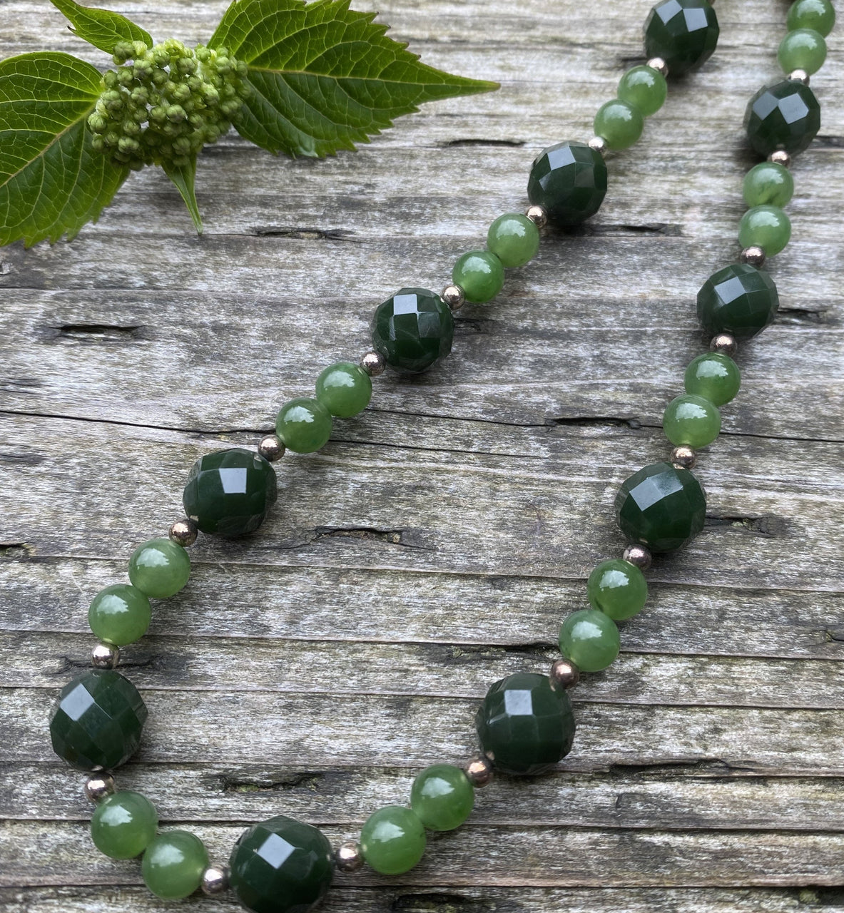 Expertly Carved Deep Green Jade Beads with Gold Clasp – Gem Set Love